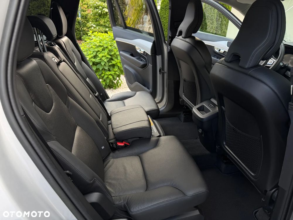 Volvo XC 90 B5 D AWD Momentum - 18