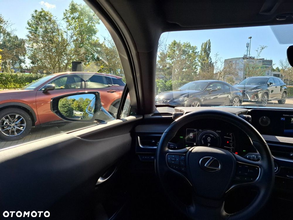 Lexus UX - 29
