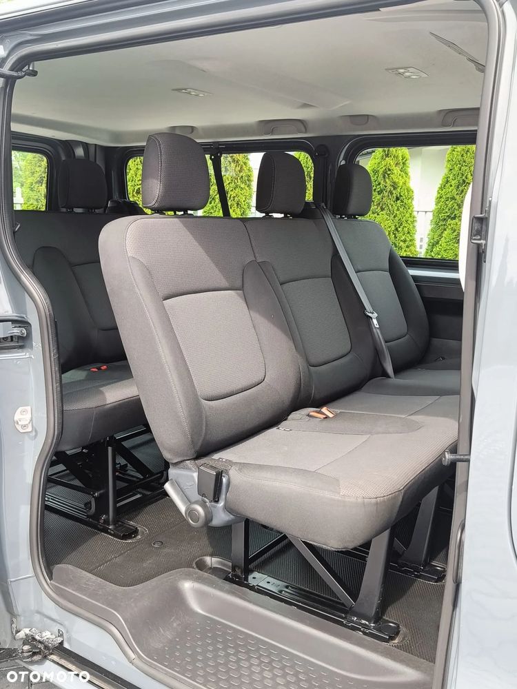 Renault Trafic 2.0 dCi - 13