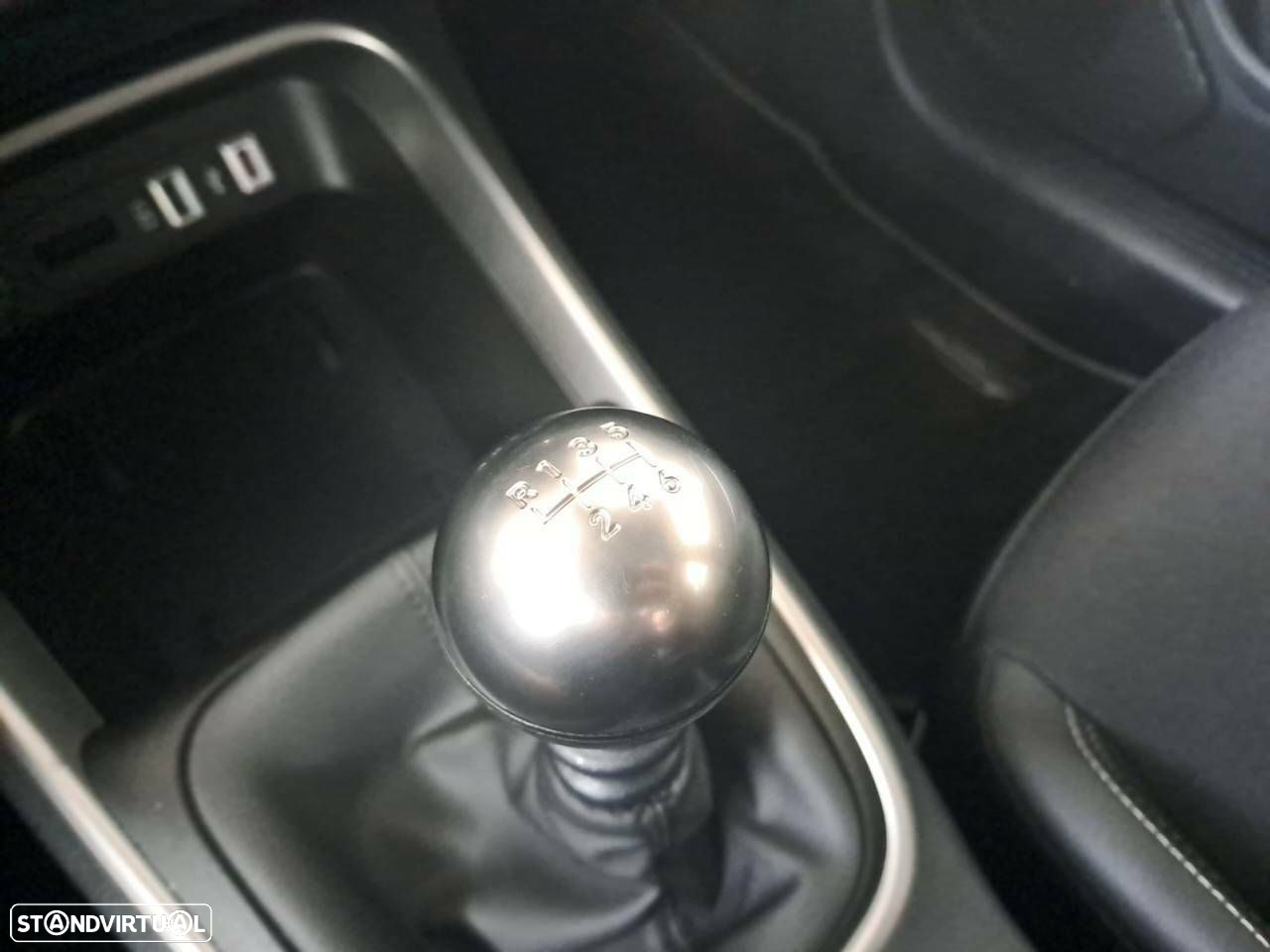 Jeep Avenger 1.2 GSE T3 Altitude - 19