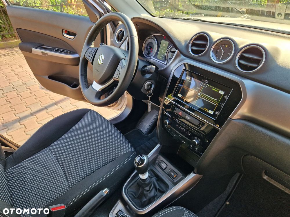 Suzuki Vitara 1.4 Boosterjet Premium 4WD - 26