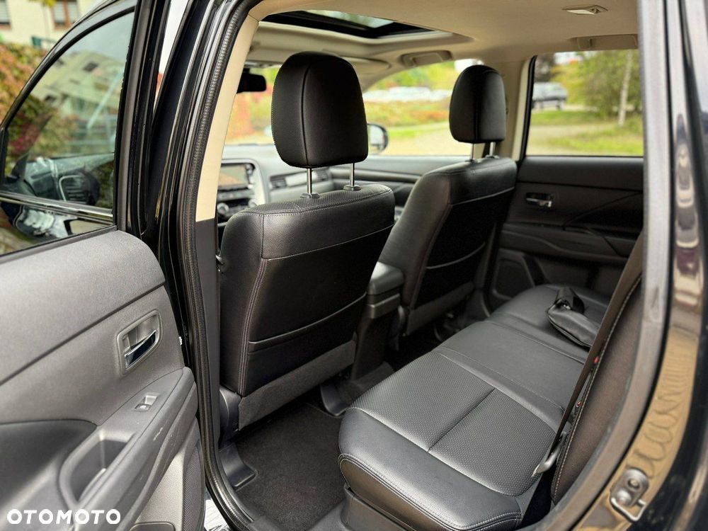 Mitsubishi Outlander - 23