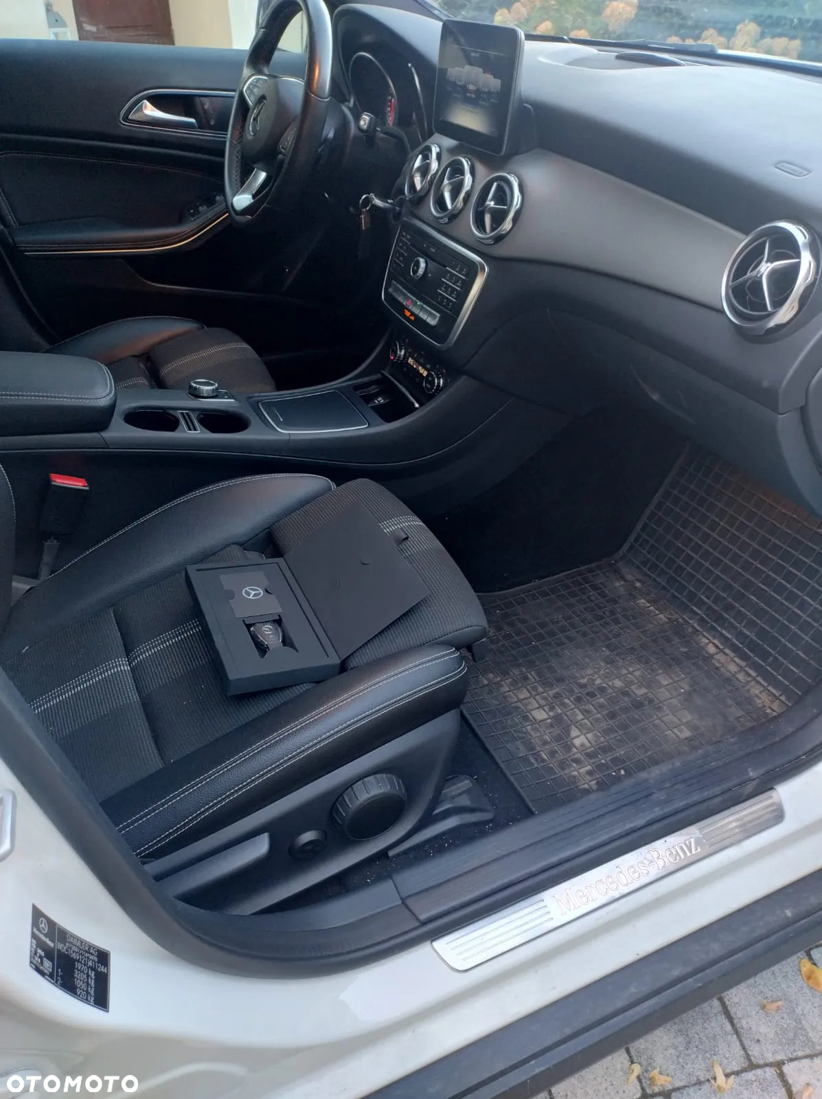 Mercedes-Benz GLA 180 d 7G-DCT - 6
