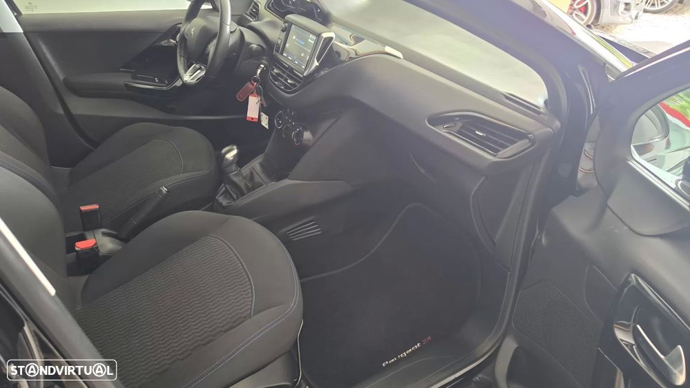 Peugeot 208 1.2 PureTech Signature - 48