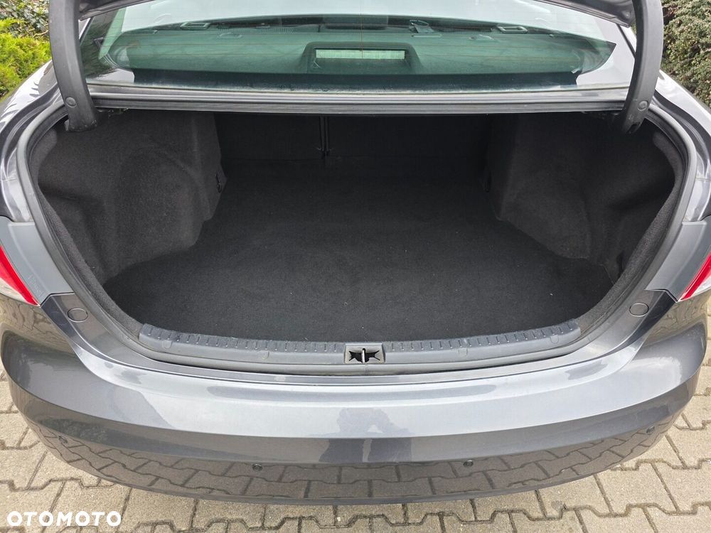 Toyota Avensis 1.6 Luna - 7