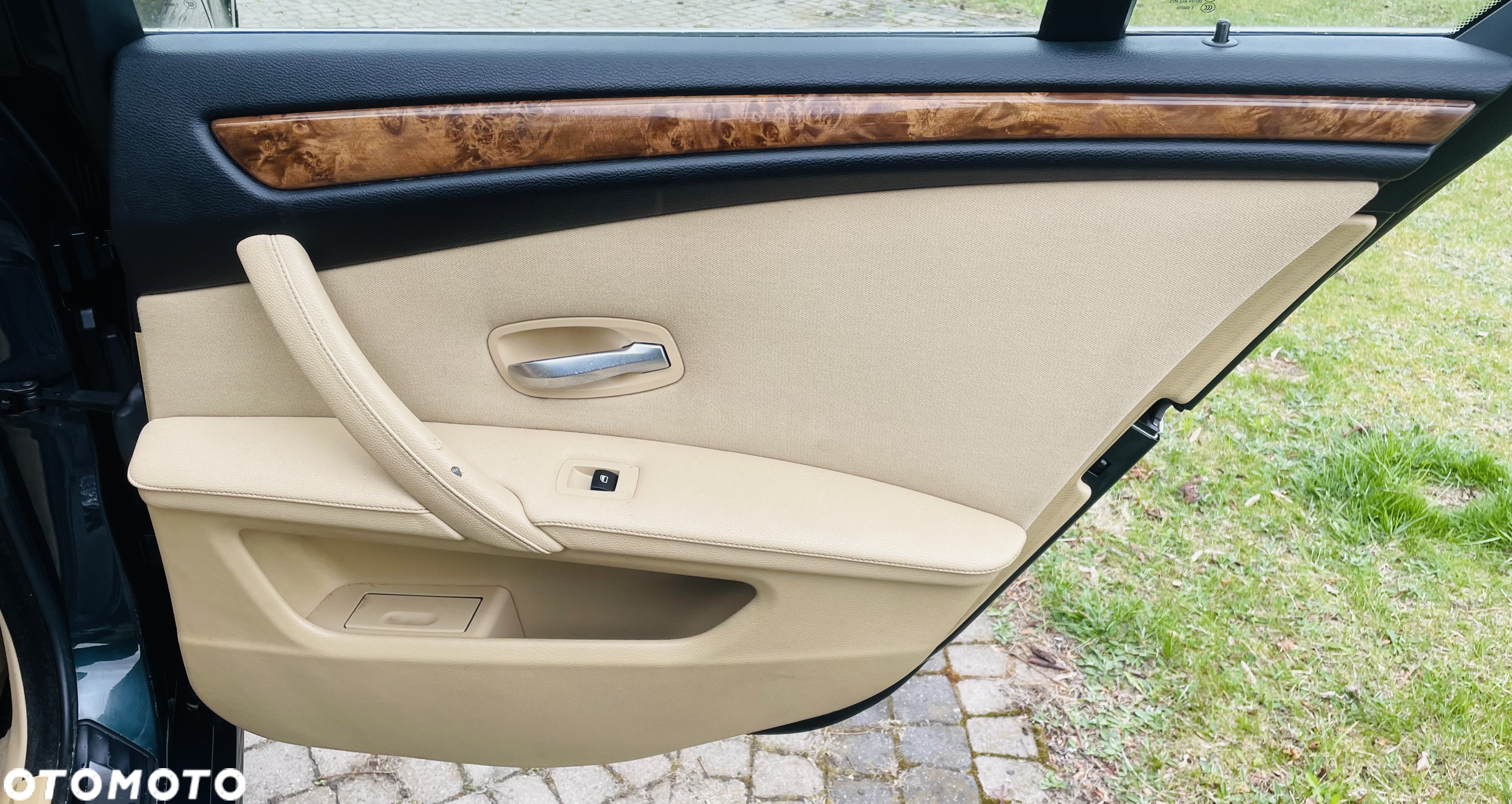 BMW Seria 5 525i - 24