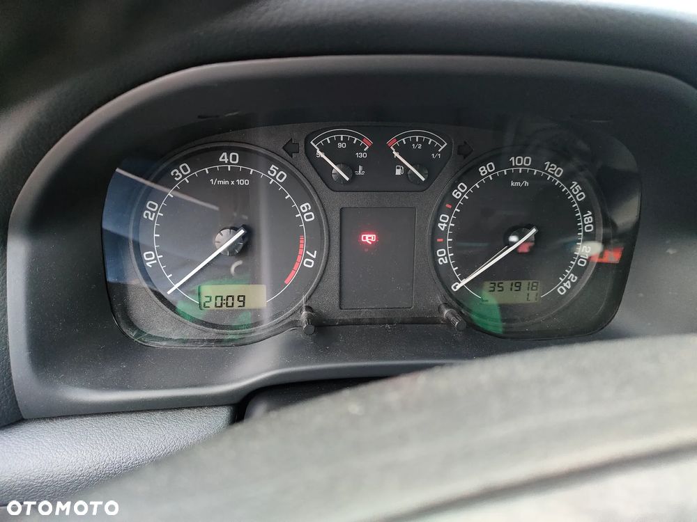 Skoda Octavia 1.6 Tour Classic - 12