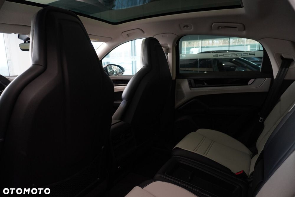 Porsche Cayenne - 27