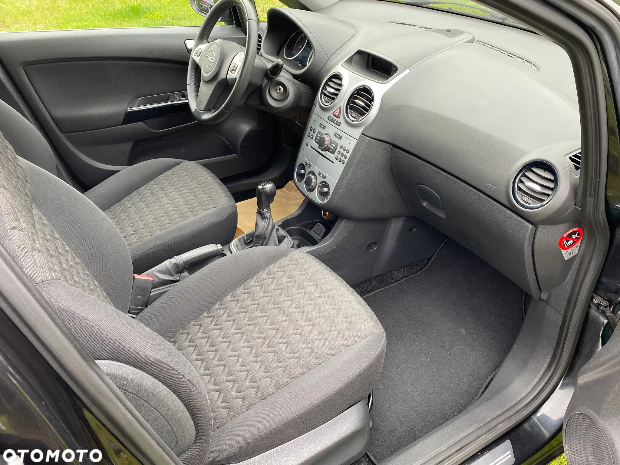 Opel Corsa 1.4 16V Cosmo - 12