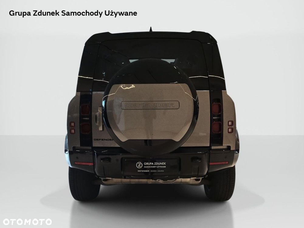 Land Rover Defender - 7