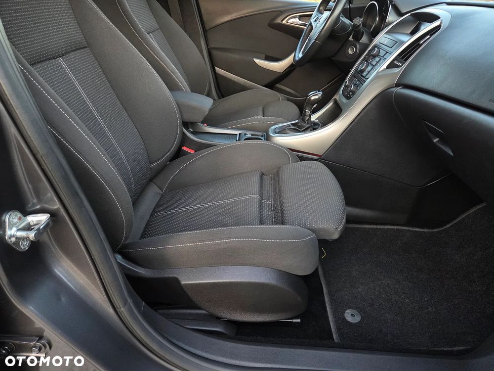 Opel Astra 1.4 T Essentia - 19