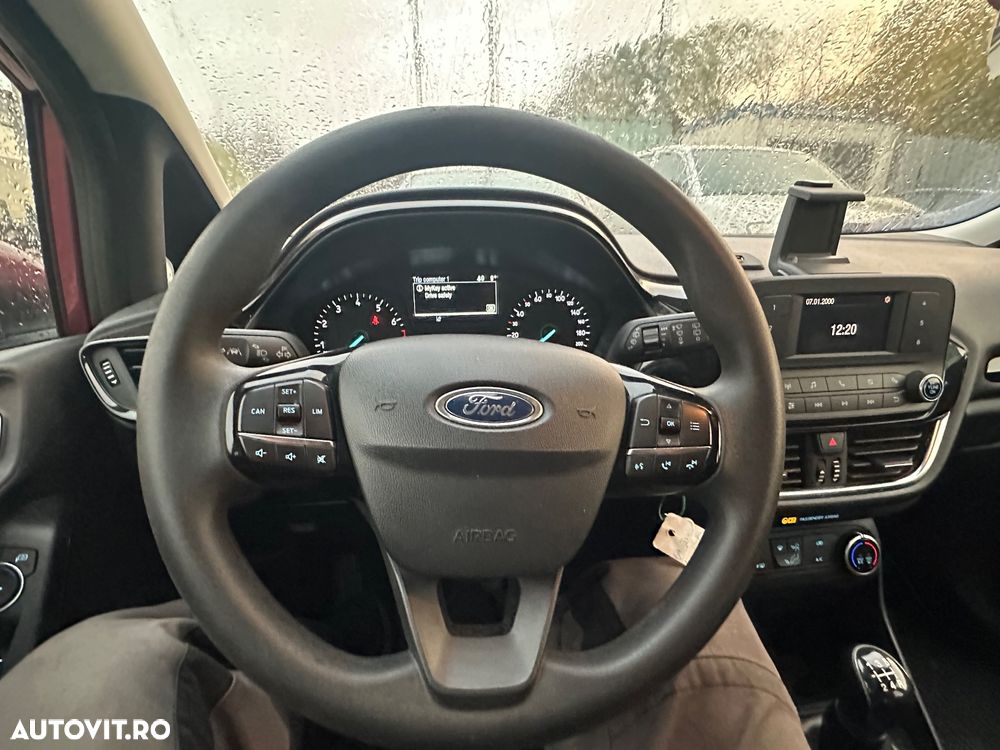 Ford Fiesta 1.1 Trend - 12