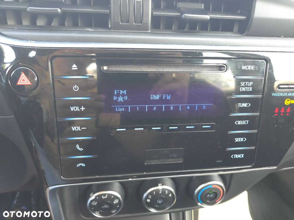 Toyota Corolla 1.6 Active - 21