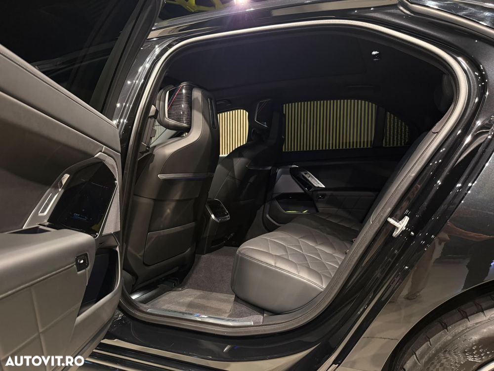 BMW Seria 7 - 36