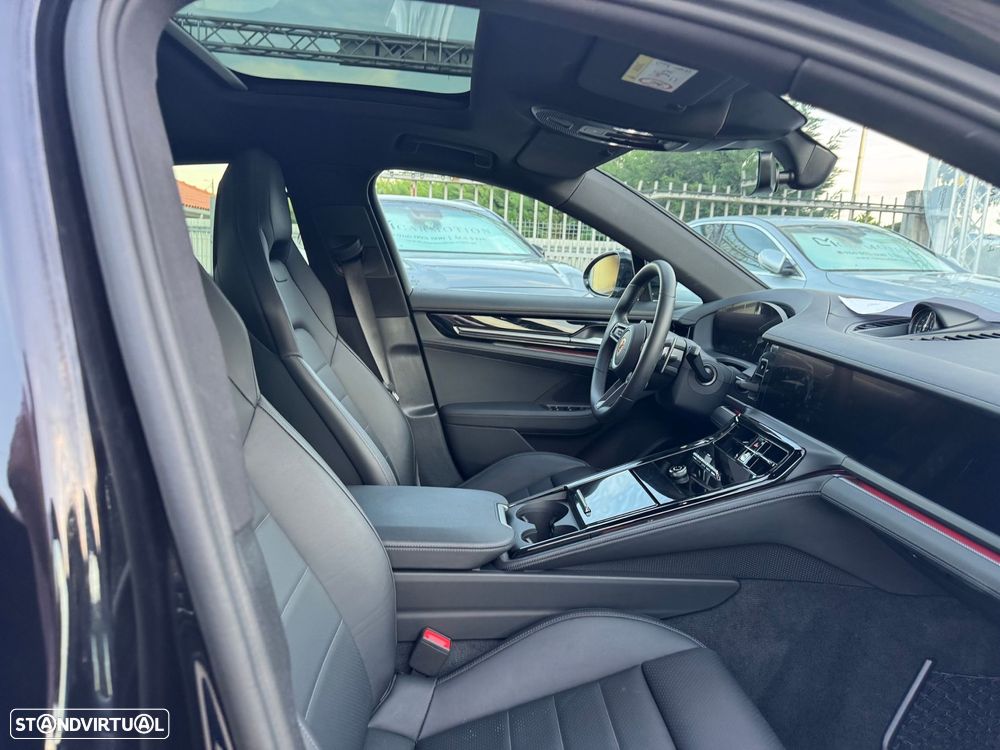 Porsche Panamera 4 E-Hybrid - 38