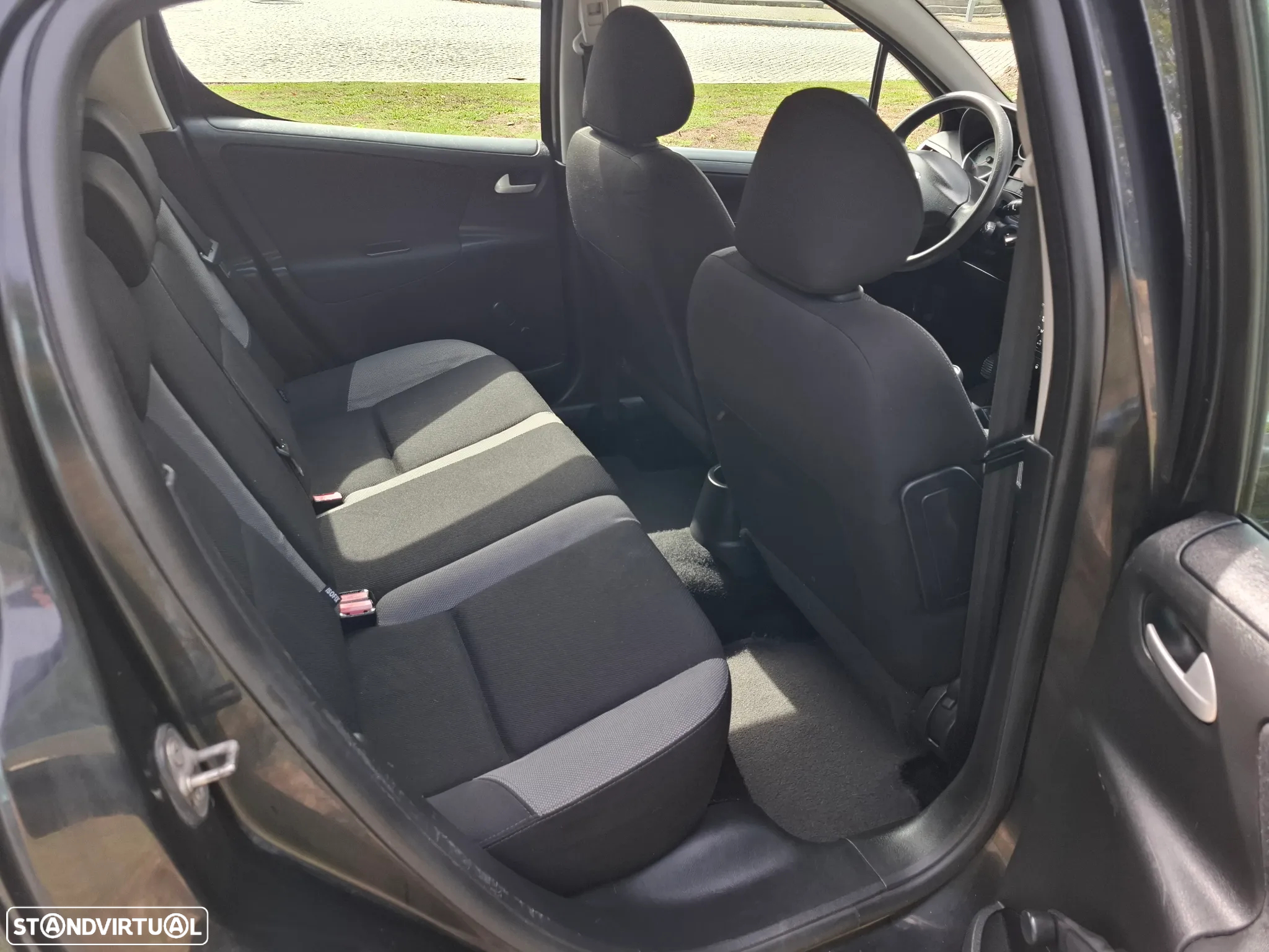 Peugeot 207 1.4 16V Trendy - 13