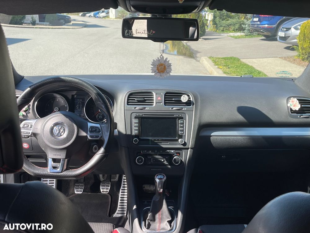 Volkswagen Golf - 8