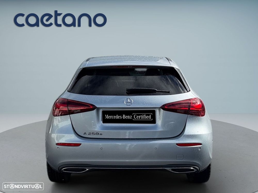 Mercedes-Benz A 250 e - 6