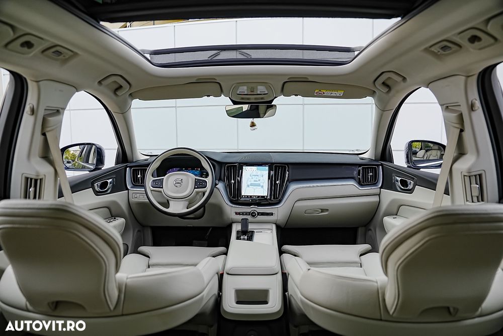 VOLVO XC60 2022 — imagine 2
