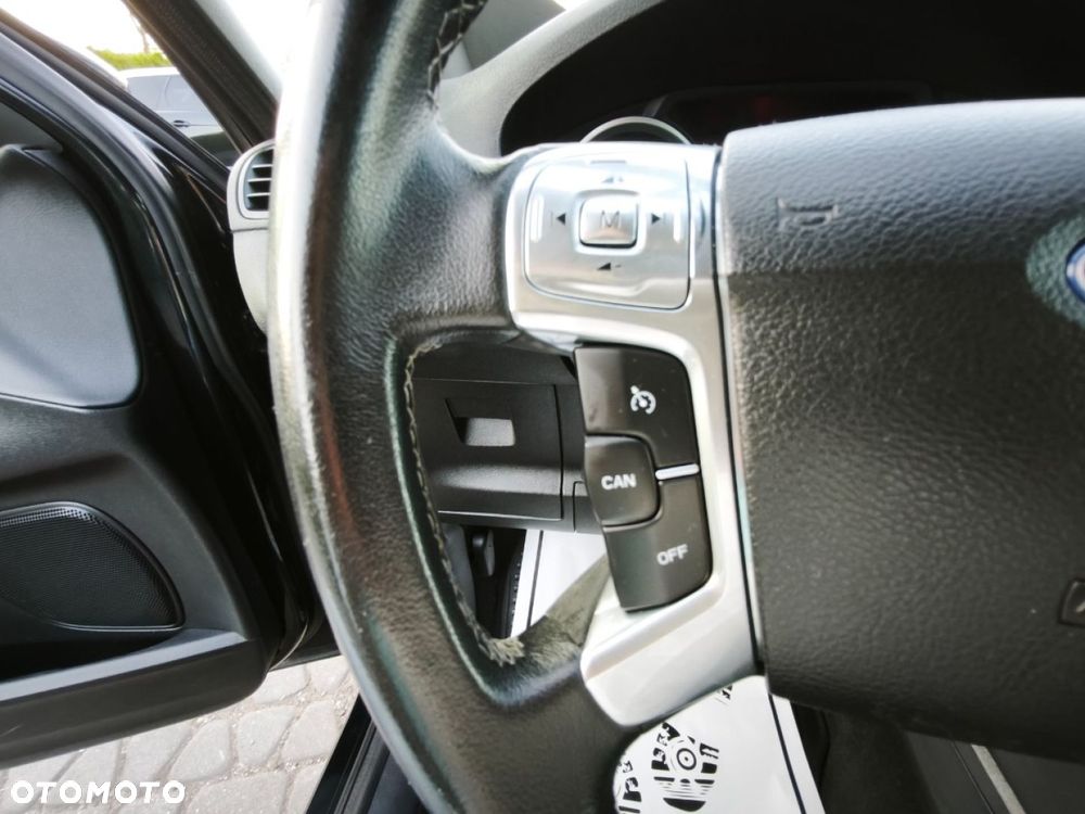 Ford S-Max - 11