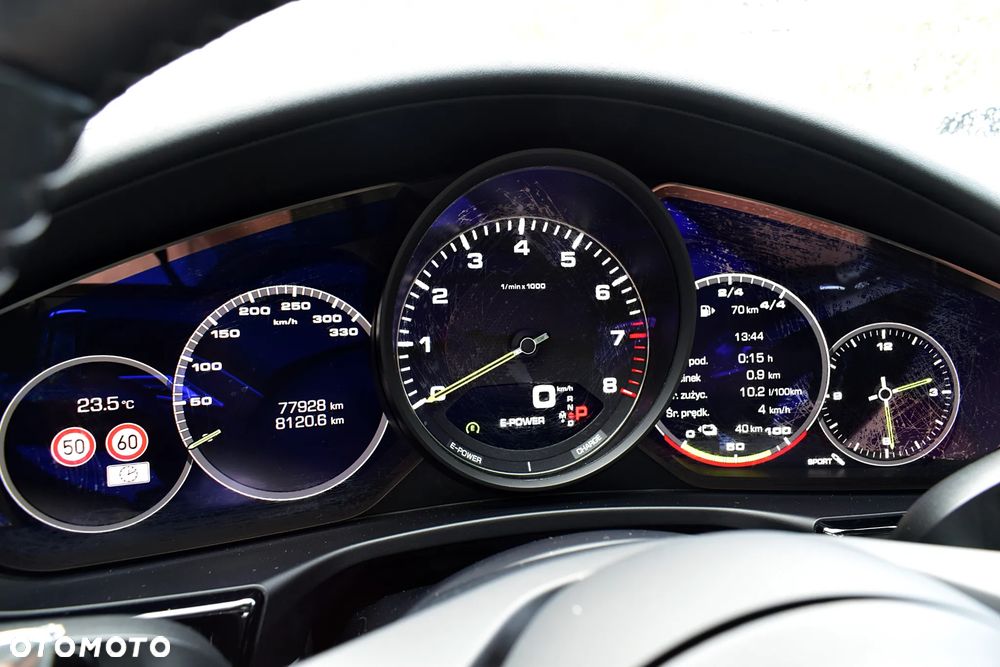Porsche Panamera 4S E-Hybrid - 12