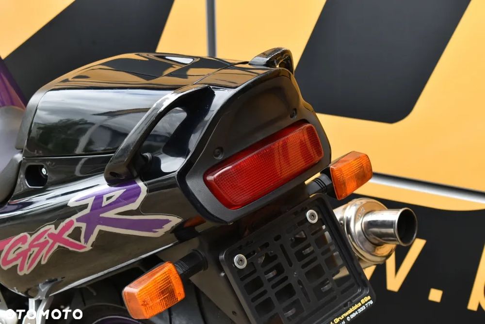 Suzuki GSX-R - 16