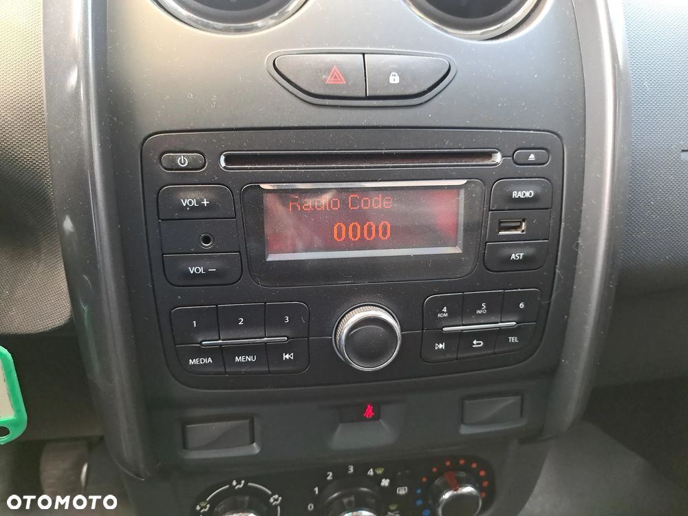Dacia Duster 1.6 SCe Access S&S - 13