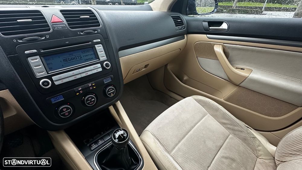 VW Golf Variant 2.0 TDi Confortline - 11