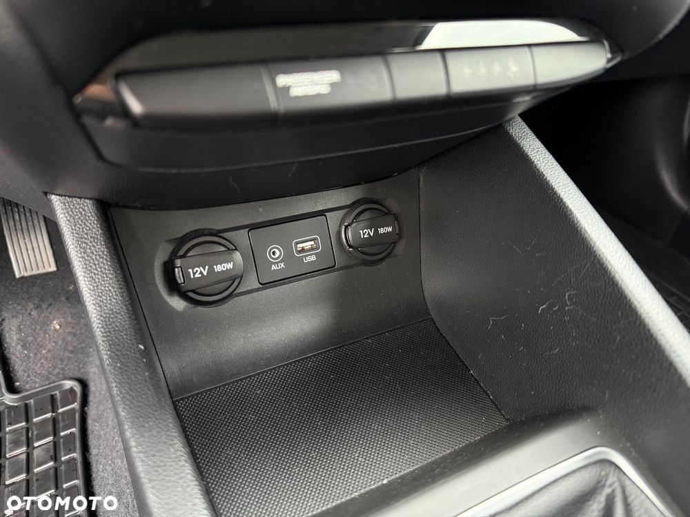 Hyundai i20 1.2 Intro Edition - 21