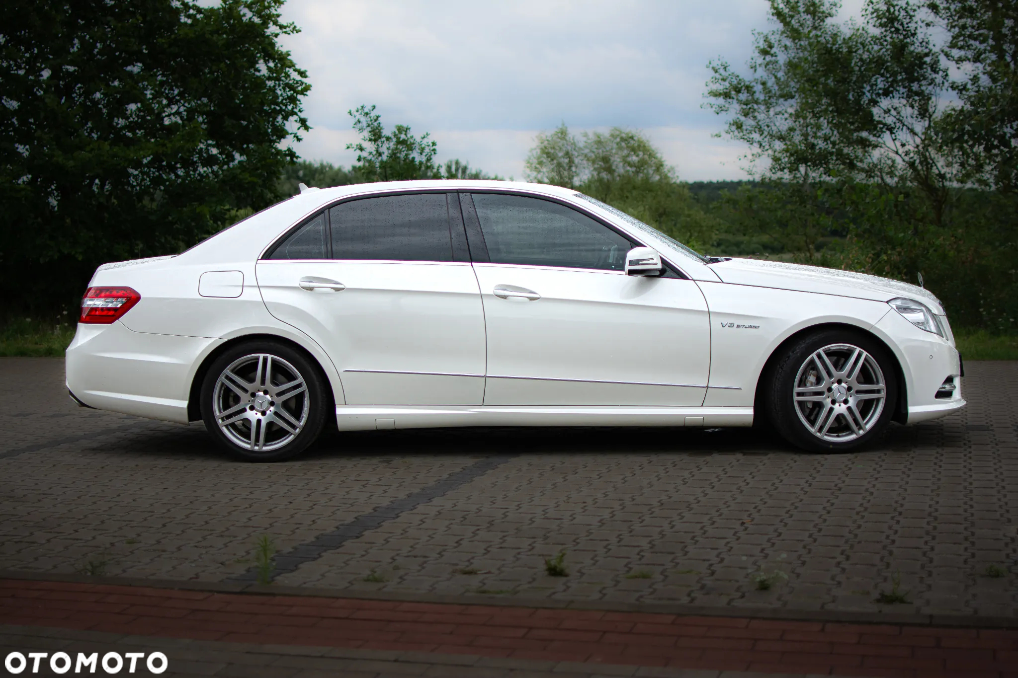 Mercedes-Benz Klasa E 500 BlueEffICIENCY Avantgarde - 3