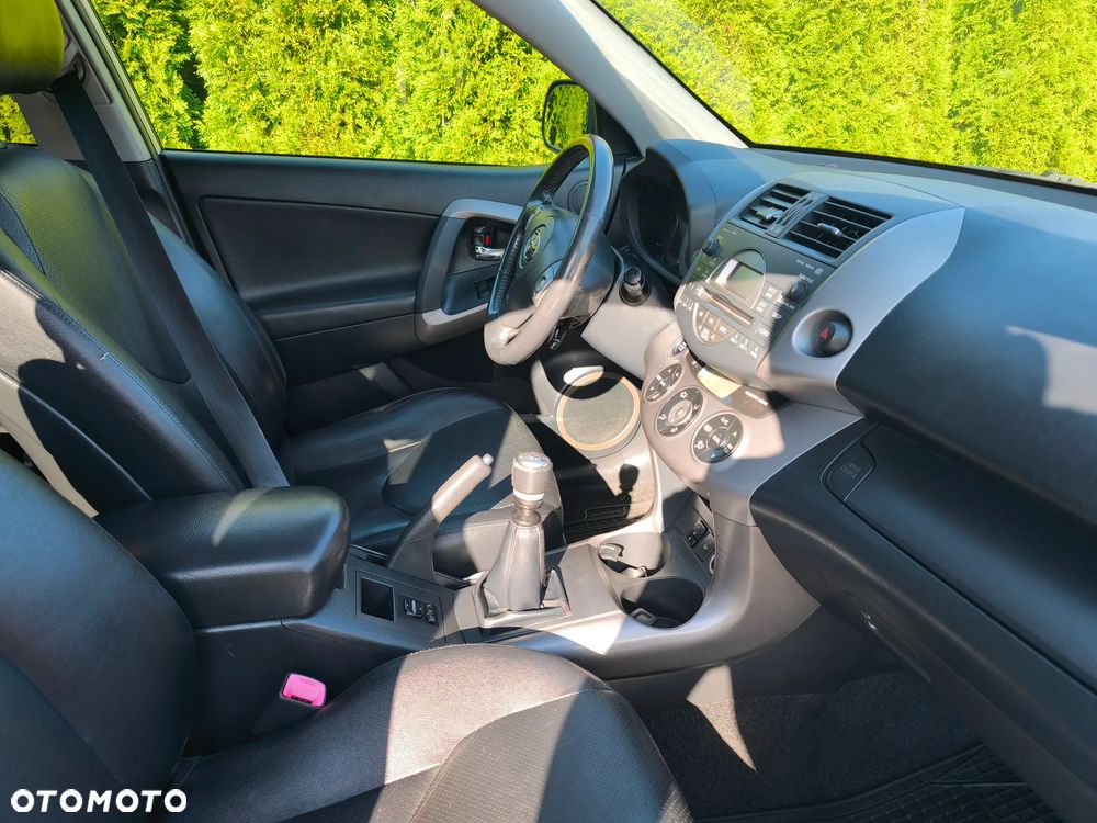 Toyota RAV4 2.2 D-CAT X Platinium NAVI - 17