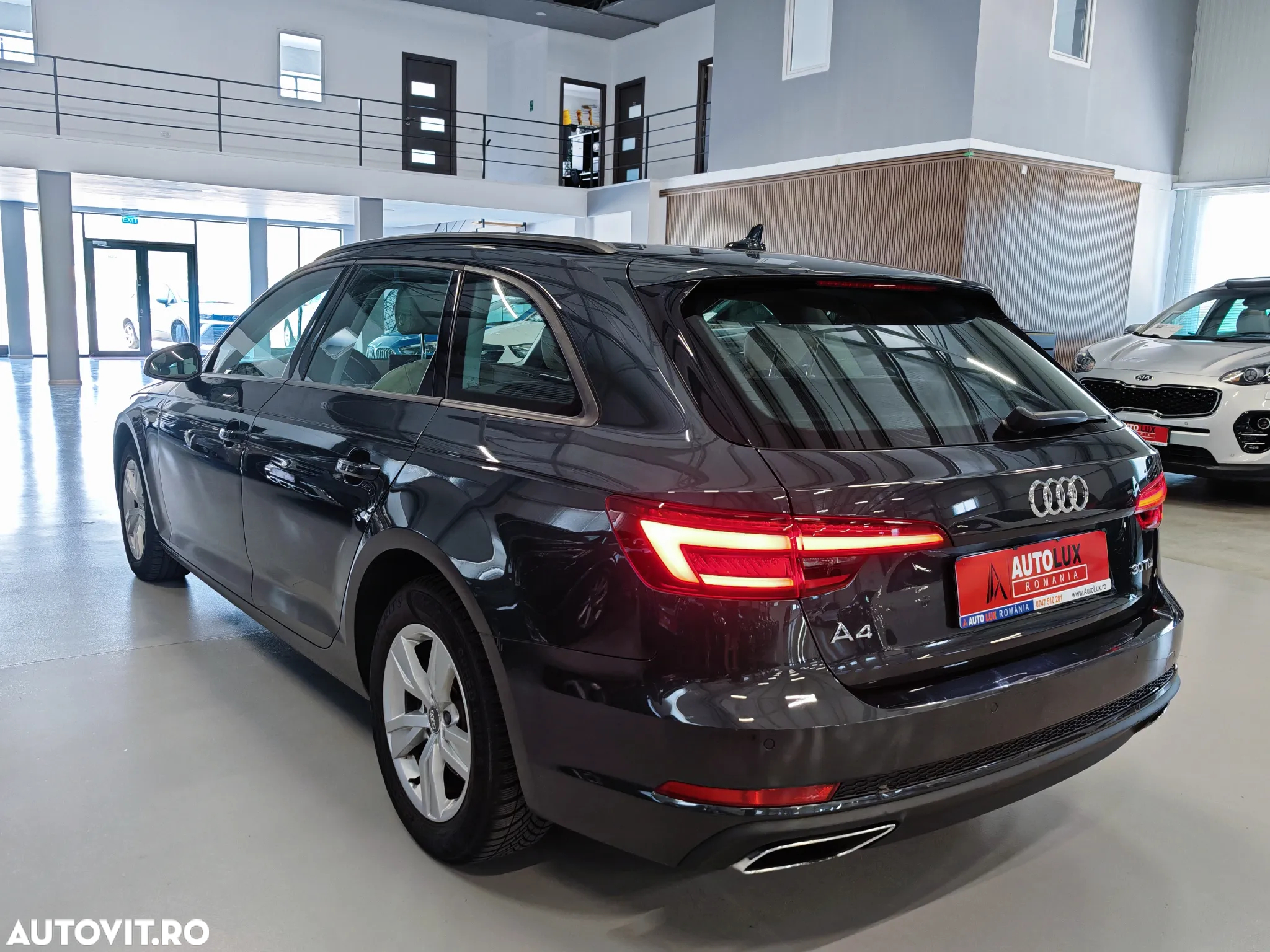 Audi A4 Avant 30 TDI S tronic - 5