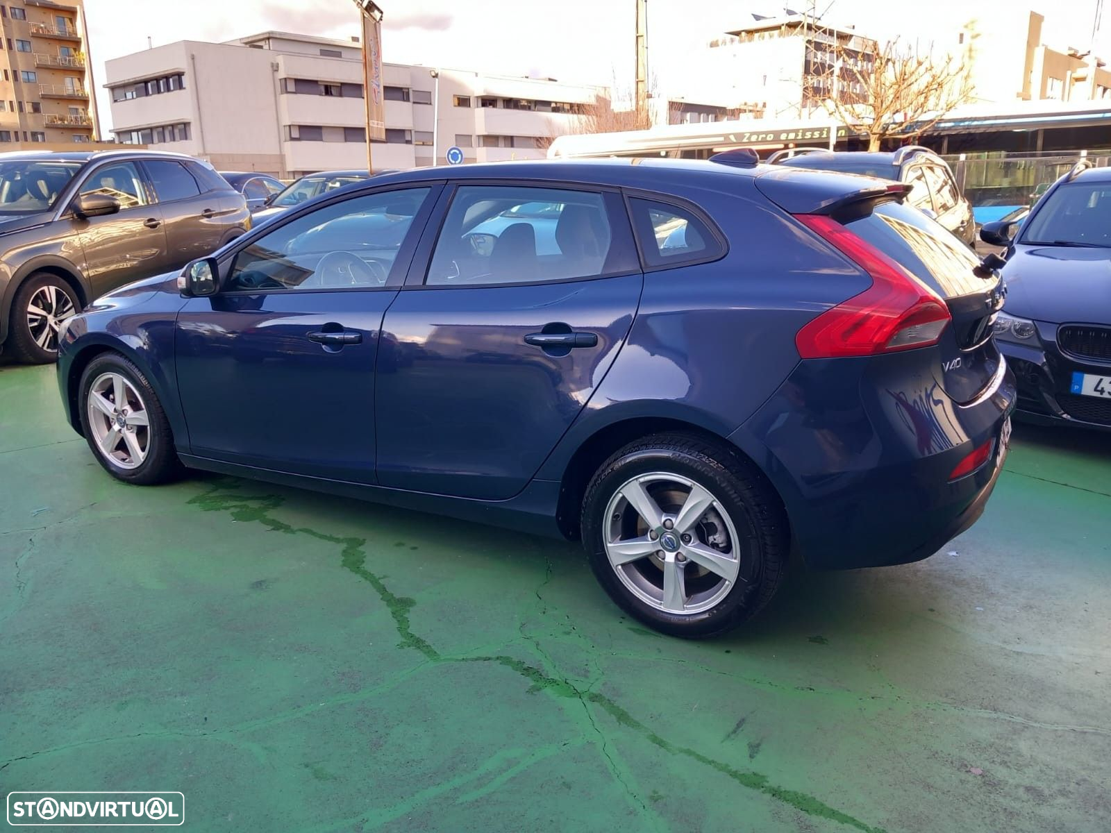 Volvo V40 1.6 D2 Eco Momentum - 4