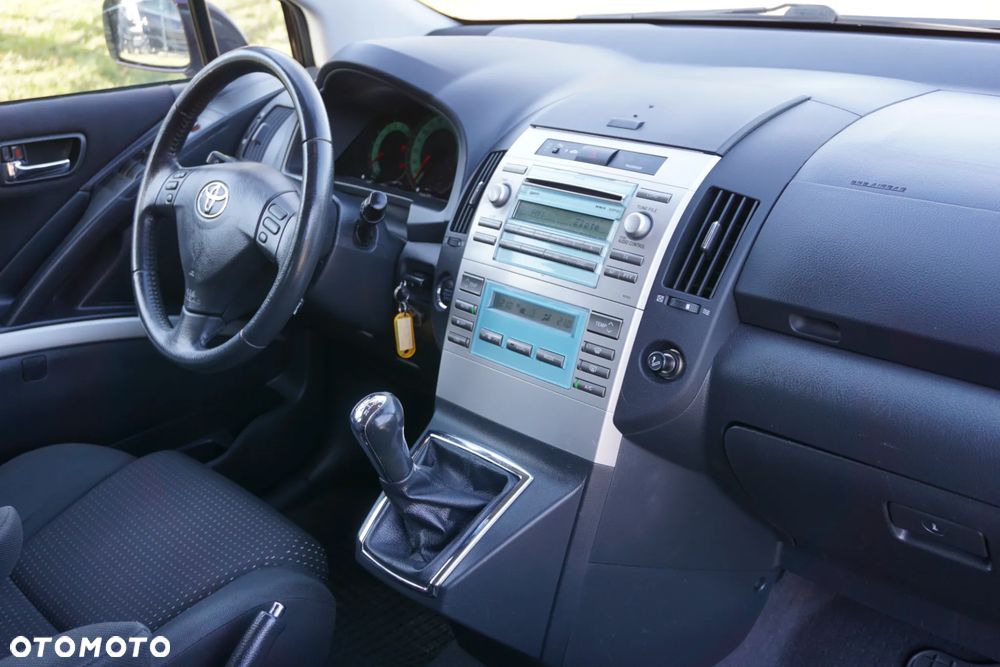 Toyota Corolla Verso 1.6 Luna - 17