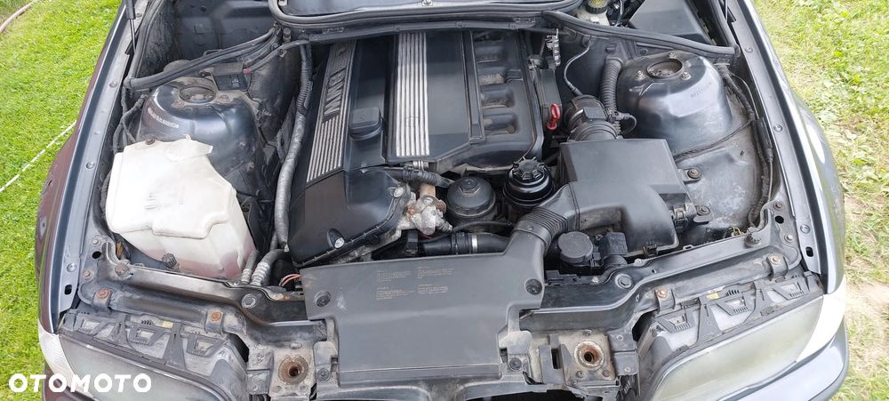 BMW Seria 3 323i - 13