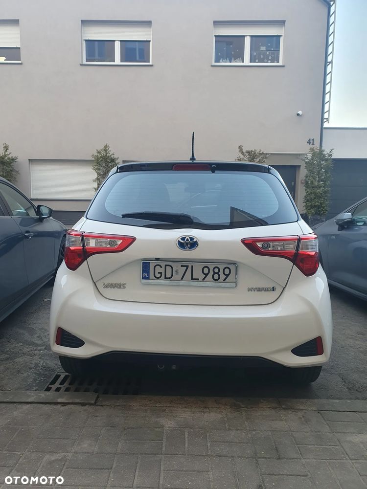 Toyota Yaris Hybrid 100 Premium - 20