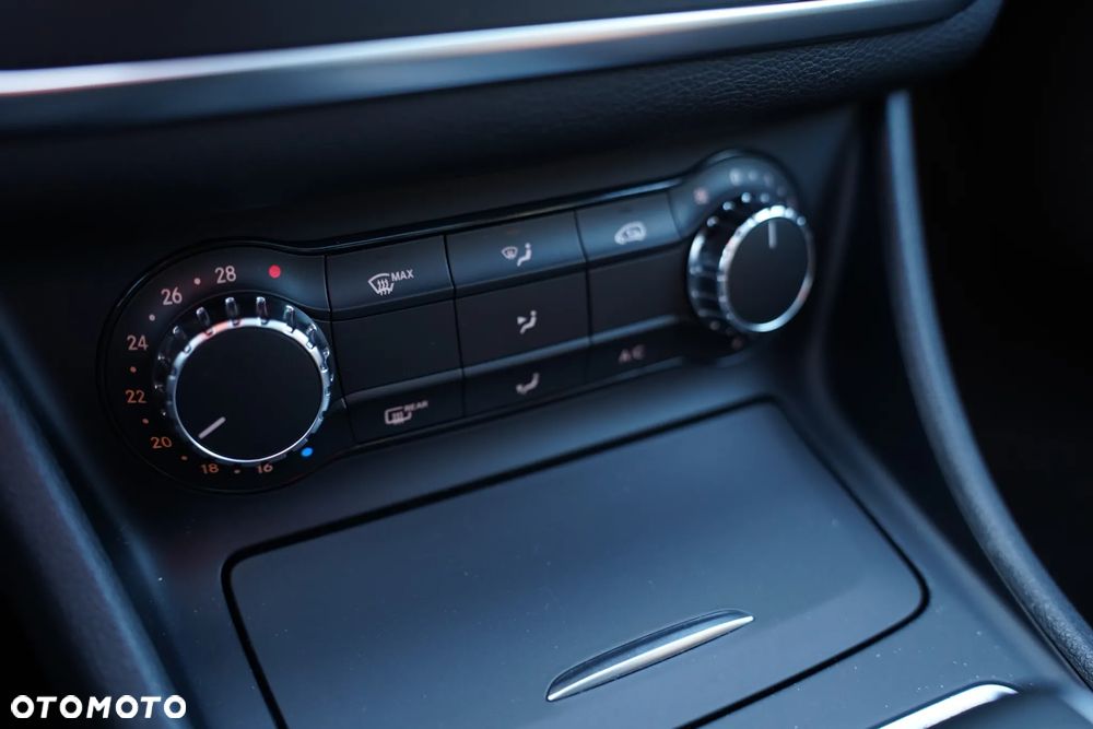 Mercedes-Benz CLA 45 AMG 4-Matic - 36