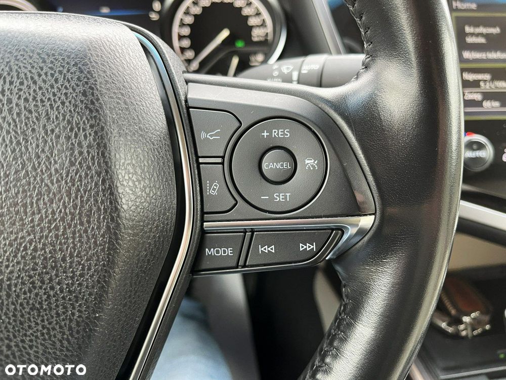 Toyota Camry 2.5 Hybrid Executive CVT - 17