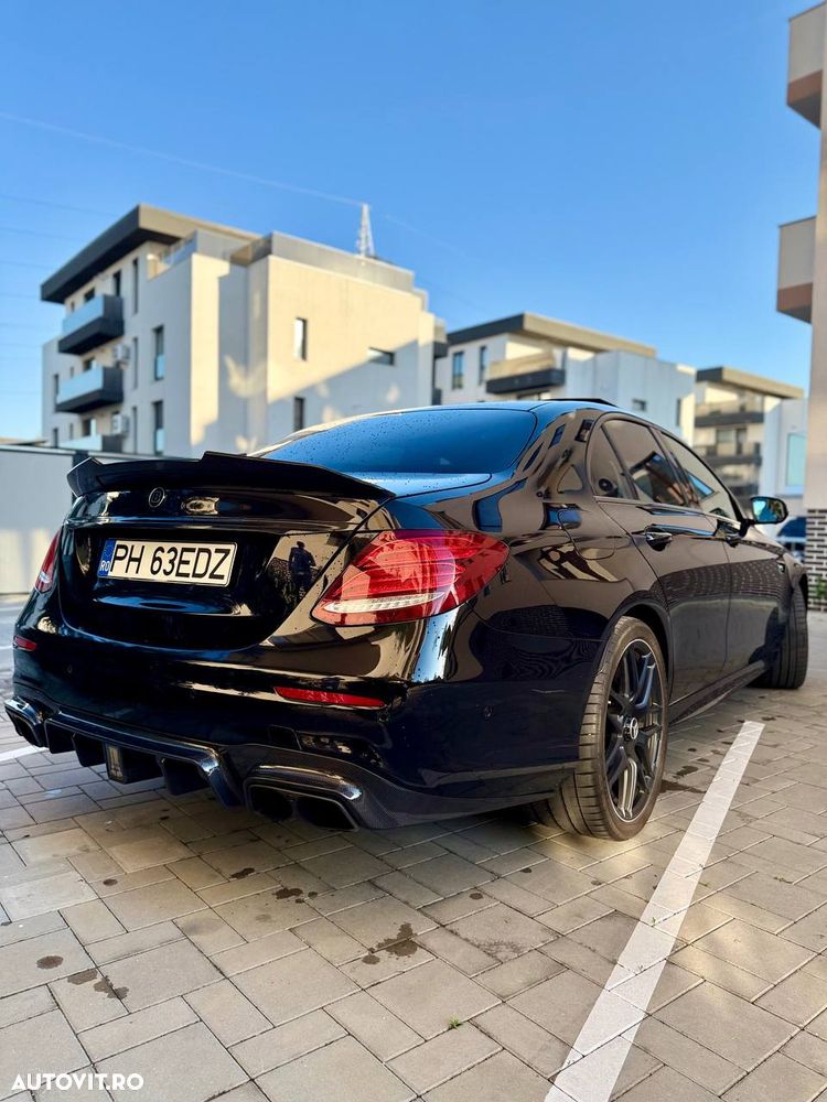 Mercedes-Benz E AMG 63 S 4MATIC - 3