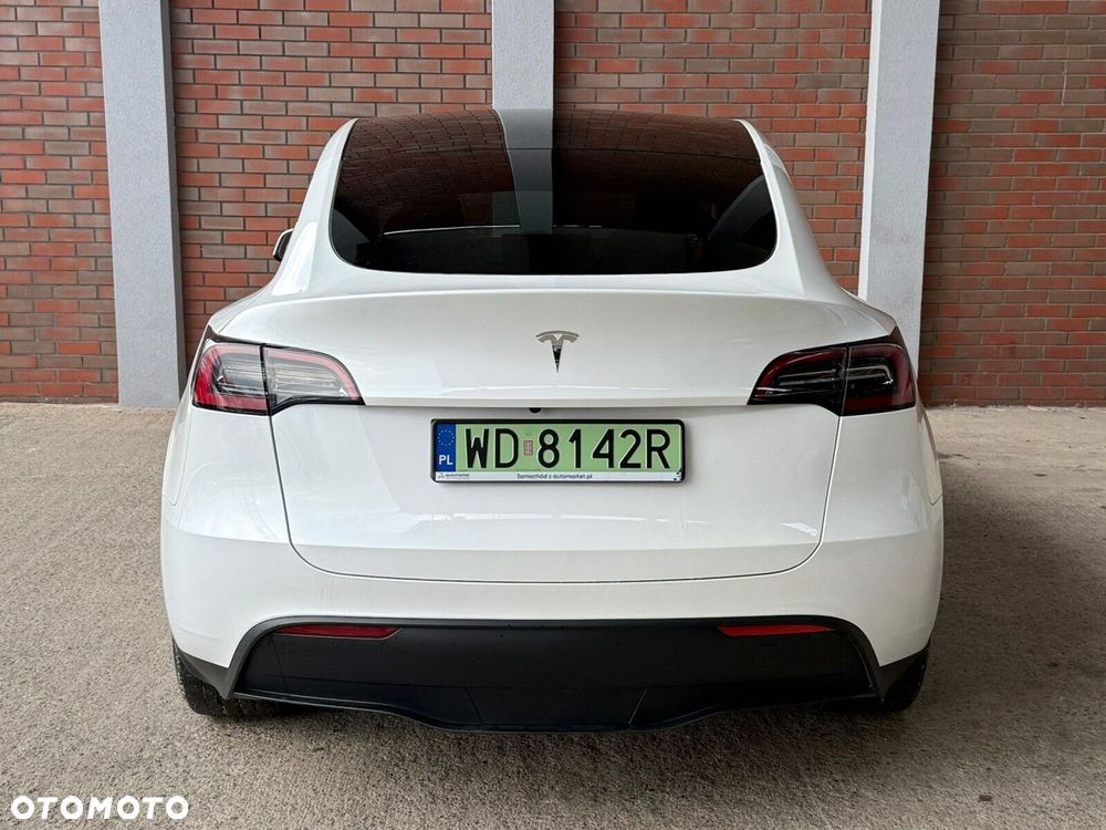 Tesla Model Y - 5