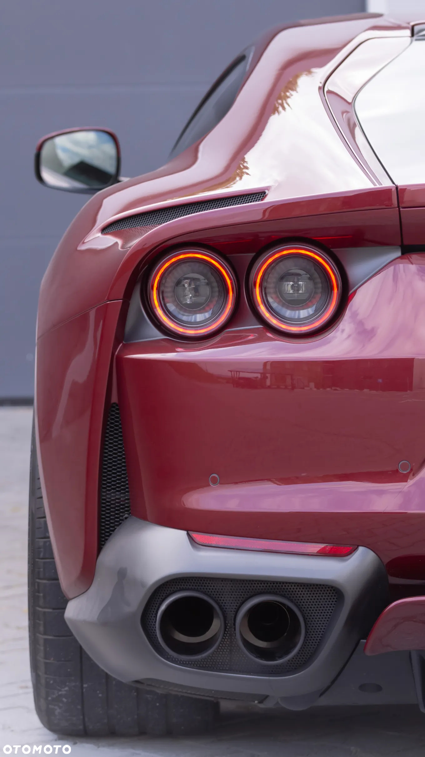 Ferrari 812 Superfast - 16