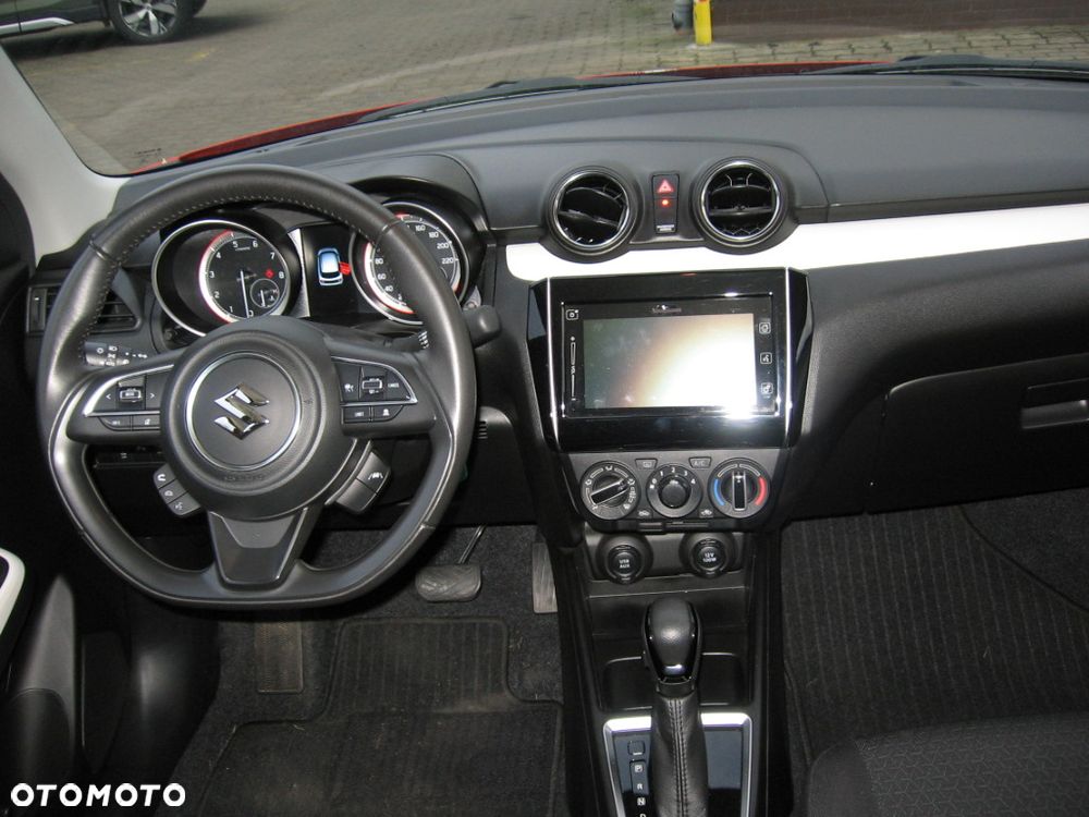 Suzuki Swift 1.2 Dualjet SHVS Premium Plus CVT - 8