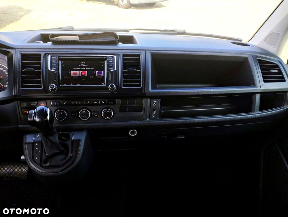 Volkswagen Caravelle - 17