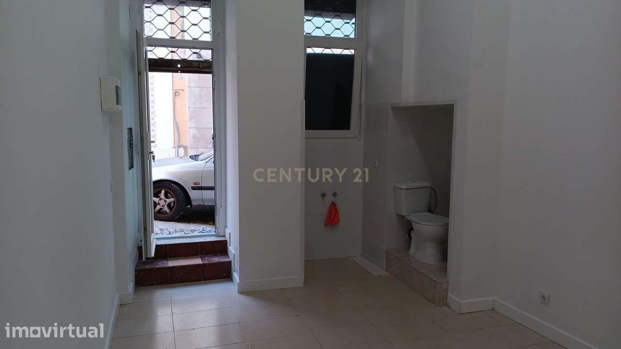 Loja Renovada em Arroios – Oportunidade Única - Grande imagem: 2/8