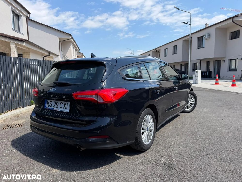 Ford Focus 1.5 EcoBlue Start-Stopp-System Aut. TITANIUM - 4