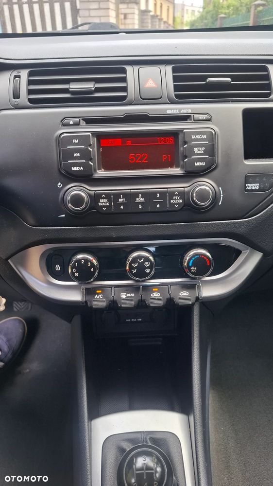 Kia Rio 1.2 Dream Team Edition - 12