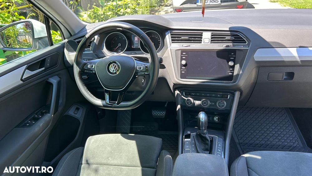 Volkswagen Tiguan - 10