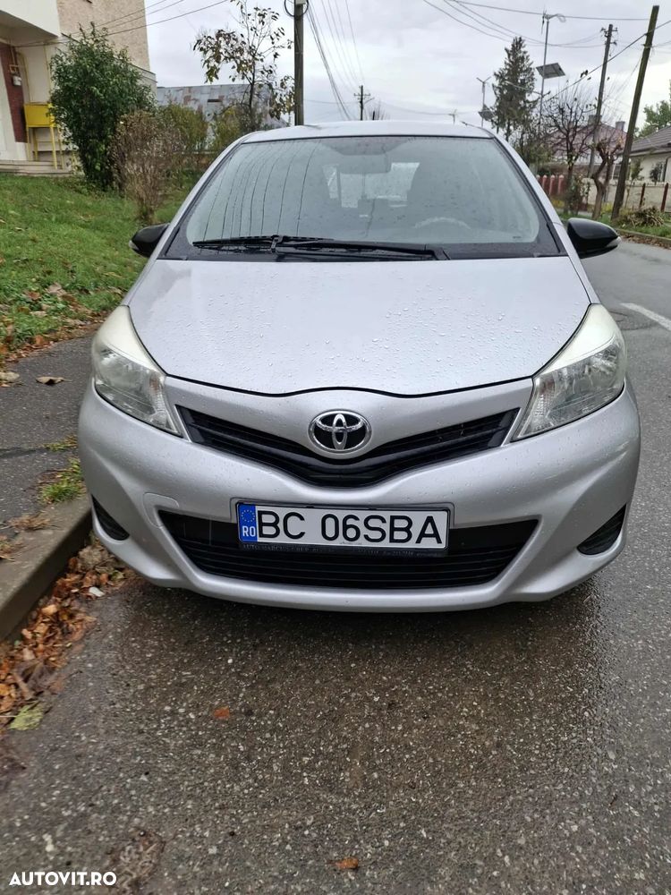 Toyota Yaris 1.3 VVT-i Sol - 1