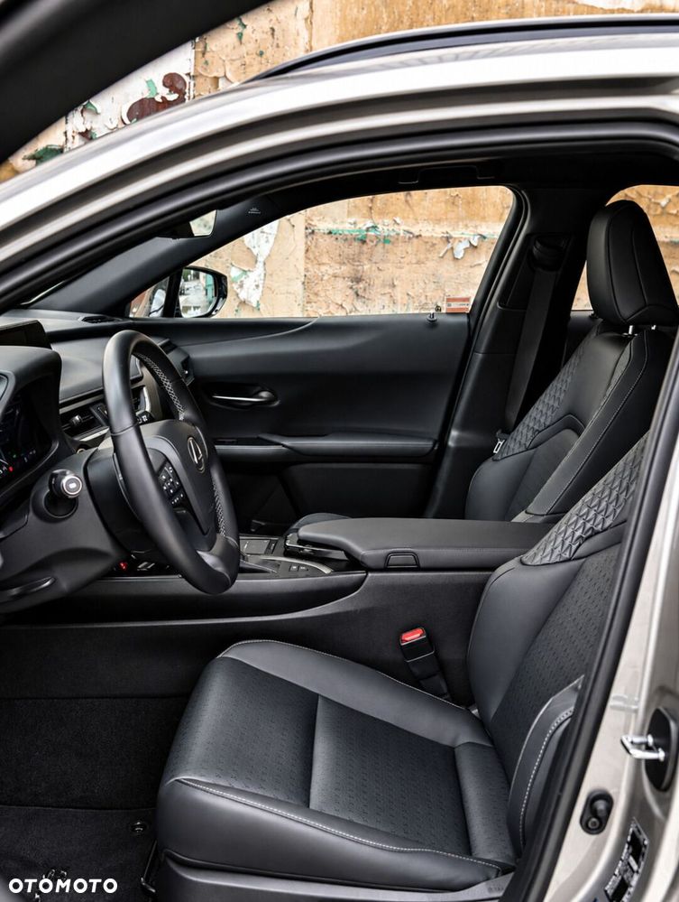 Lexus UX 250h GPF F Impression 2WD - 24