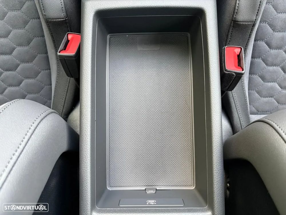 Audi RS4 Avant quattro tiptronic - 33